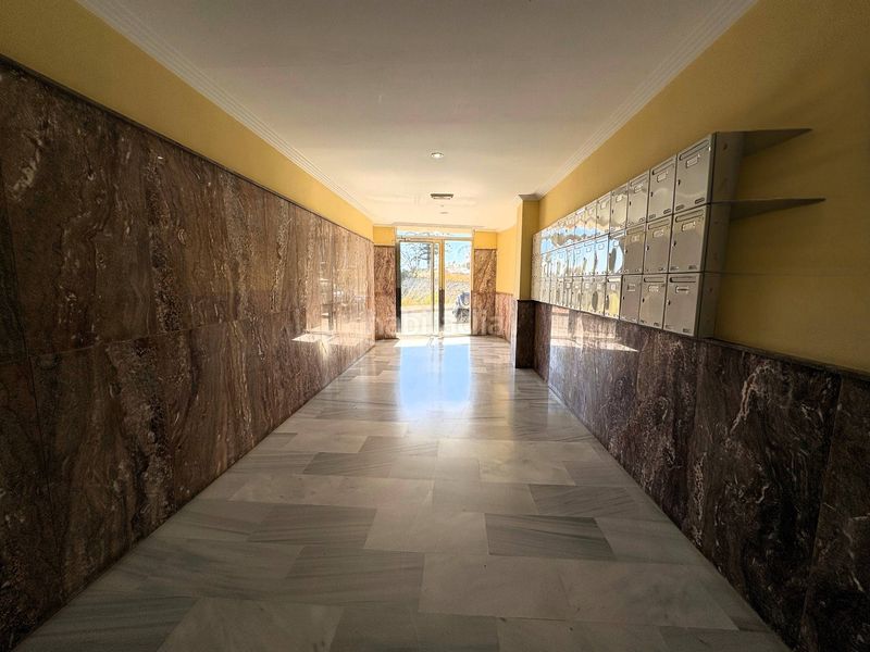 Foto 4f688a90-54d5-4e7e-8dc7-f7211f4a92ac. Flat with parking in Centro Salobreña