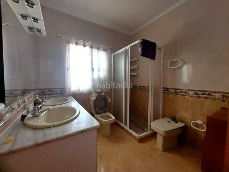 Foto cfbce81e-0ff7-4da0-8966-a28aaab565fc. Casa a Centro Salobreña
