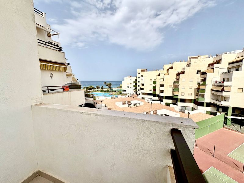 Foto 1738b4d9-279d-46cb-93ba-4f9a526a428f. Apartament amb aparcament piscina a Salobreña costa Salobreña