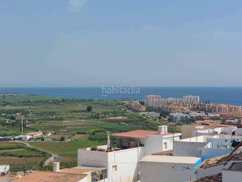Foto a39e7a02-8d0d-43d0-9769-dfc66a78a430. Casa a Centro Salobreña