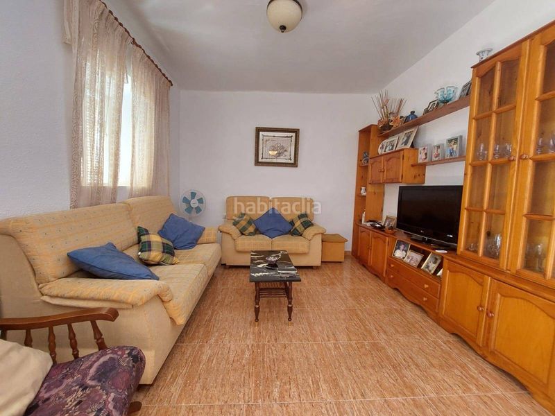 Foto bf8b584c-cdf3-40af-b54b-3cdf1d2459b7. Casa a Centro Salobreña
