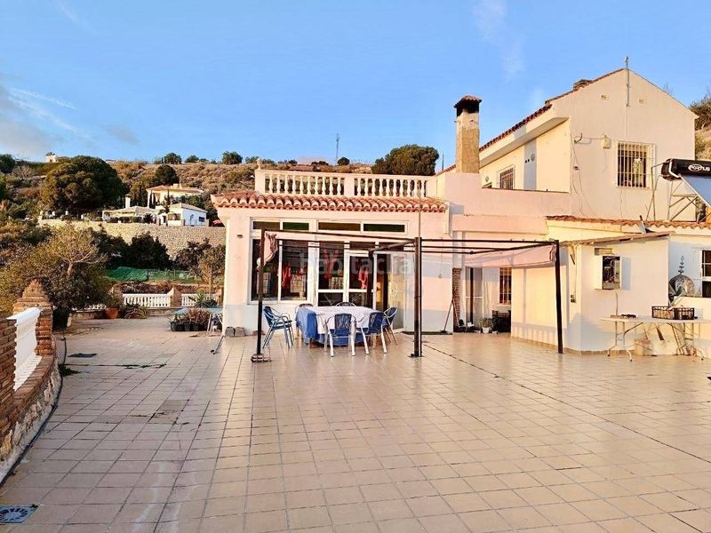 Foto d05d1677-7f43-4bb5-a76d-5b90120eac81. Masia amb aparcament piscina a Motril ciudad Motril