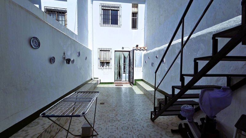 Foto ad28d24f-654f-4861-89d1-d24af9415657. Casa  con tres terrazas en Centro Salobreña
