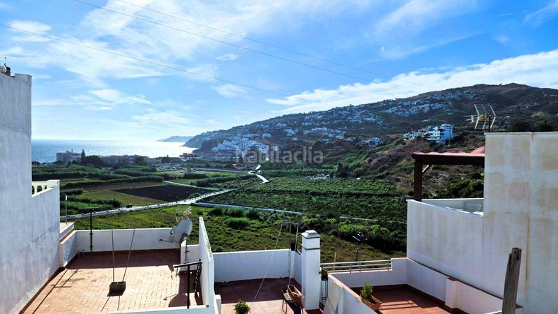 Foto cb65ddd1-552f-4758-b741-7366f8043b26. Casa  con tres terrazas en Centro Salobreña