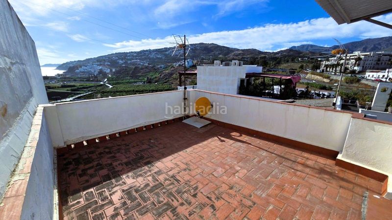 Foto f32d1a88-6184-4abf-bb16-36d1dad21f5a. Casa  con tres terrazas en Centro Salobreña