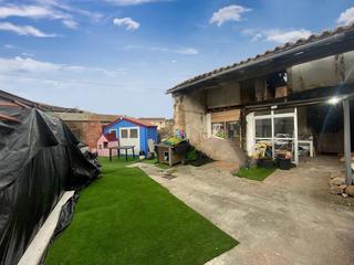 Casa en Cabezón de la Sal. Casa de piedra con corral para rehabilitar en periedo