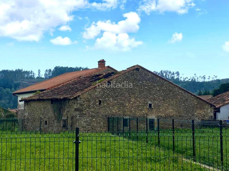 Foto d852b522-3fe0-4b9f-9224-fcf25a23ae2e. Casa  de piedra con corral para rehabilitar en periedo en Cabezón de la Sal