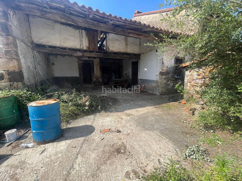 Foto ef6c9a4f-2ad2-4281-afa1-a2569a3b5a56. Casa  de piedra con corral para rehabilitar en periedo en Cabezón de la Sal