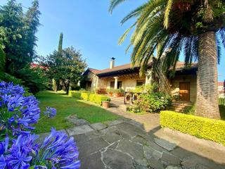 Xalet a Sierrapando. Exclusiva casa montañesa con parcela de 2.775 m2 en torrelavega.
