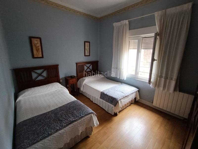 Foto e56fabbf-f00d-4dd6-adb0-ce1f9b99a0cf. Piso conjunto de edificaciones con múltiples posibilidades de inversión! en Torrelavega