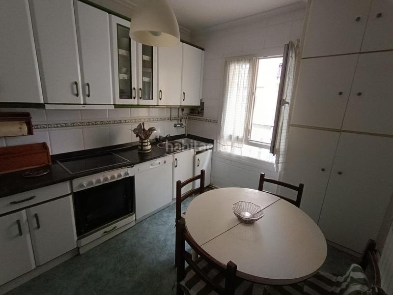 Foto fde8f00f-54de-4cdb-be0f-b330b2436a3b. Piso conjunto de edificaciones con múltiples posibilidades de inversión! en Torrelavega