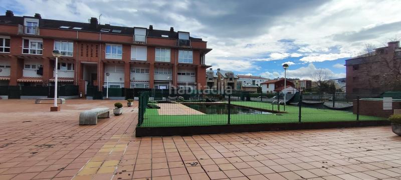 Foto b96dc8a8-6cc7-42d4-909c-7fb49b2f5a4b. Dúplex amb calefacció aparcament a Sierrapando Torrelavega