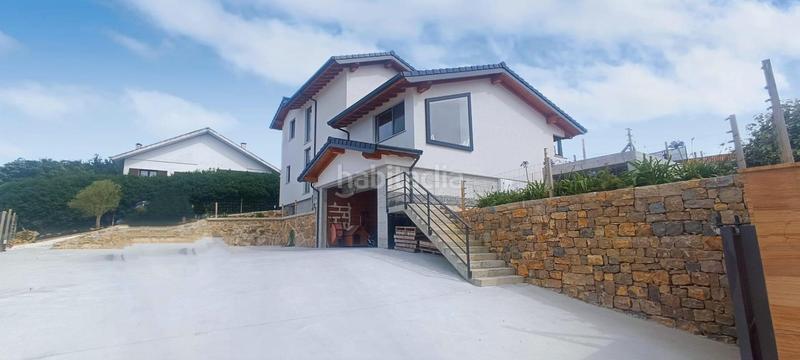 Foto 01d78825-08cb-4923-b718-223e2210e1c3. Chalet unifamiliar con vistas al mar. en Suances