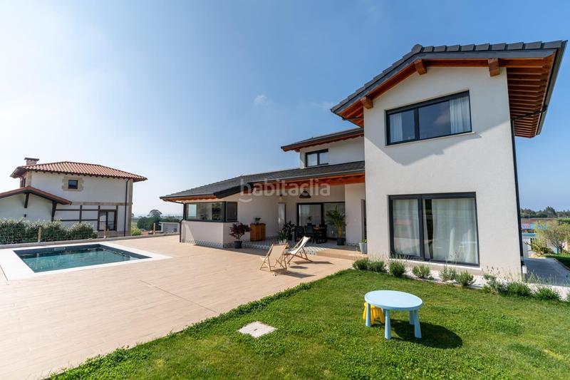 Foto 91c163b9-d64b-4292-9049-401e66751343. Chalet unifamiliar con vistas al mar. en Suances