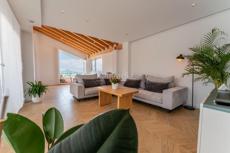 Foto 9b9e5789-fc8c-4d14-9dea-42fd781a1bb7. Chalet unifamiliar con vistas al mar. en Suances