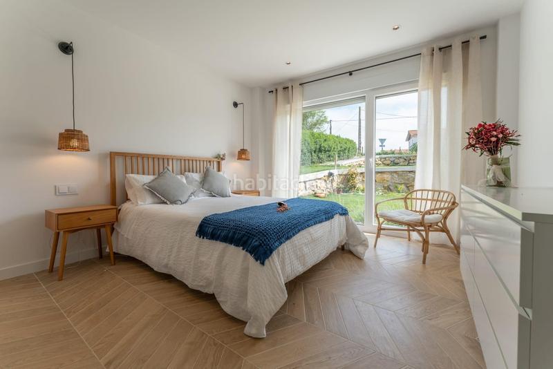 Foto b8af9753-66b3-49c5-928e-e6df59fee5b0. Chalet unifamiliar con vistas al mar. en Suances