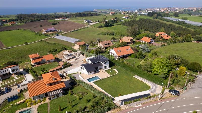 Foto c9441431-a829-488b-9c34-b2f09861d1cc. Chalet unifamiliar con vistas al mar. en Suances