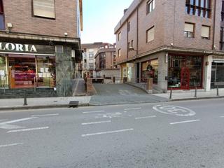 Aparcament cotxe a Centro. Garaje en la zona centro de torrelavega.