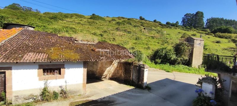 Foto 180f4506-6245-4557-91bf-3c9444e248a6. Haus mit heizung parking in San Felices de Buelna
