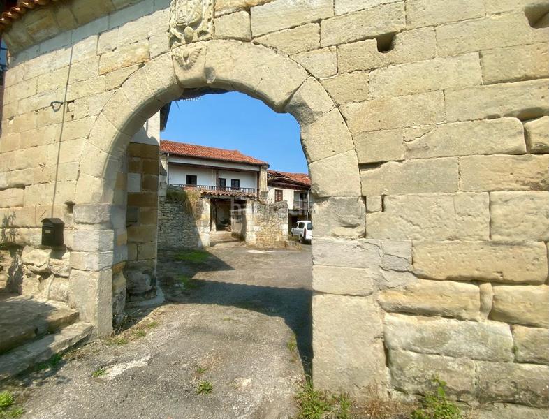 Foto 5de95ec3-5d45-4944-ae4f-6b45dfd05751. Casa adosada  de piedra estilo montañés en Reocín