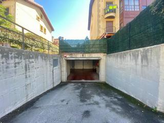 Autoparkplatz  Calle la serna 27. Garaje cerrado en cartes