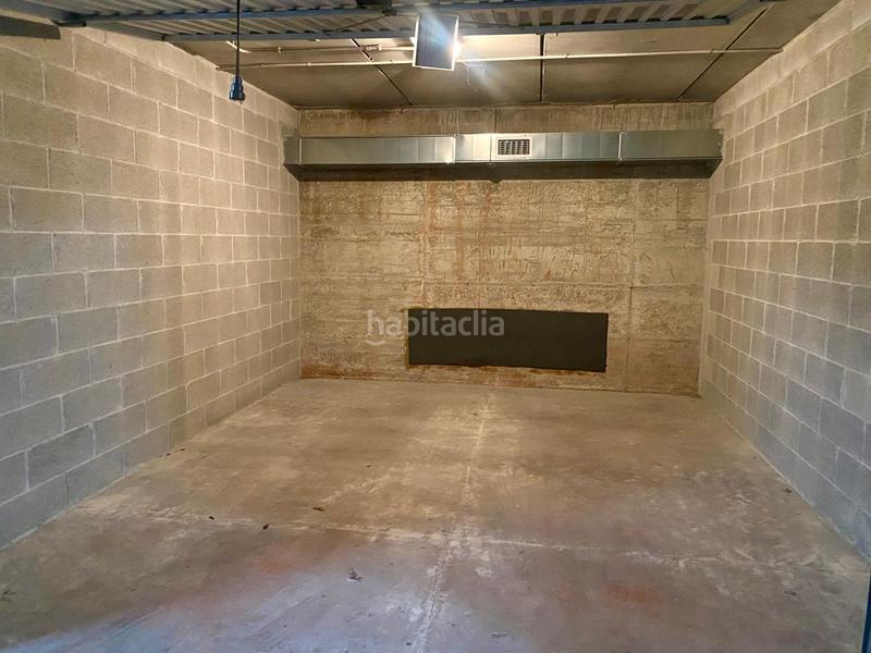 Foto af1f40a6-7584-412c-8e1e-482ee50d3f89. Parking coche en calle la serna 27 garaje cerrado en Cartes