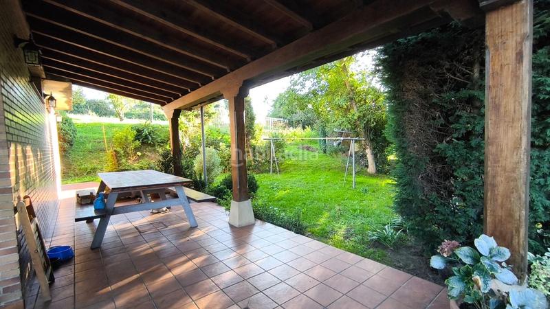 Foto e5e3c49d-873d-4586-ab26-cbd9e71f2611. Chalet with heating parking in Peñacastillo - Nueva Montaña Santander