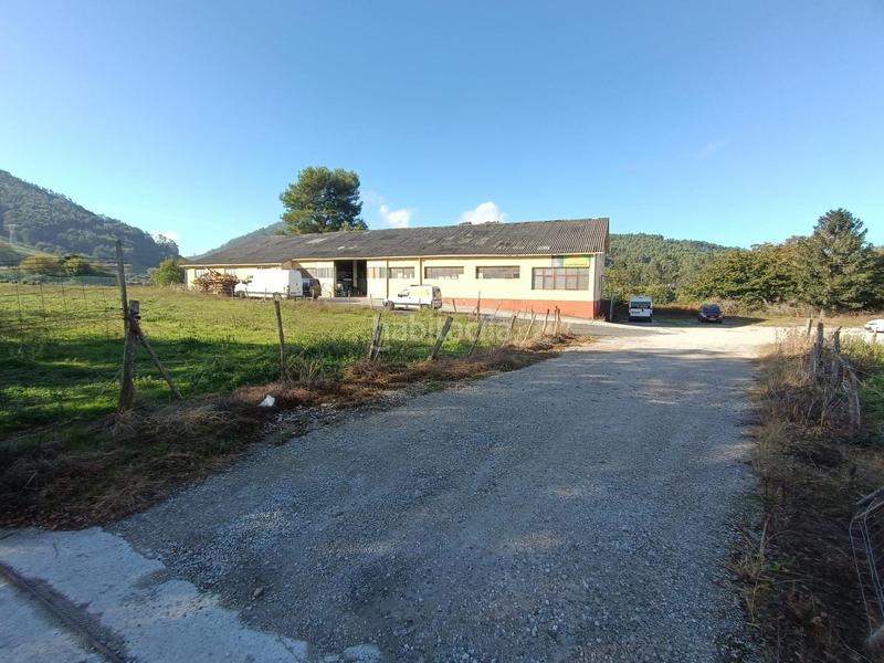 Foto ea4c1d97-ee51-46c7-855c-3d9df0de57cc. Fabrikhalle in Nueva Ciudad Torrelavega