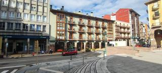 Àtic a Inmobiliaria - Barreda. Exclusivo atico reformado con estilo moderno junto a la plaza ma