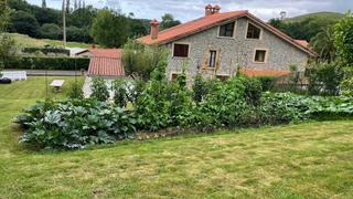 Casa a Entrambasaguas. Vivienda luminosa y confortable en un entorno privilegiado en en