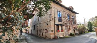 Casa a Alfoz de Lloredo. Casona montañesa con historia y encanto funcionando como hotel r