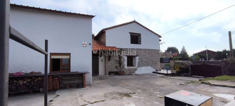 Foto edb5494e-c307-4727-967a-f549b033f3cd. Casa amb calefacció aparcament a Suances
