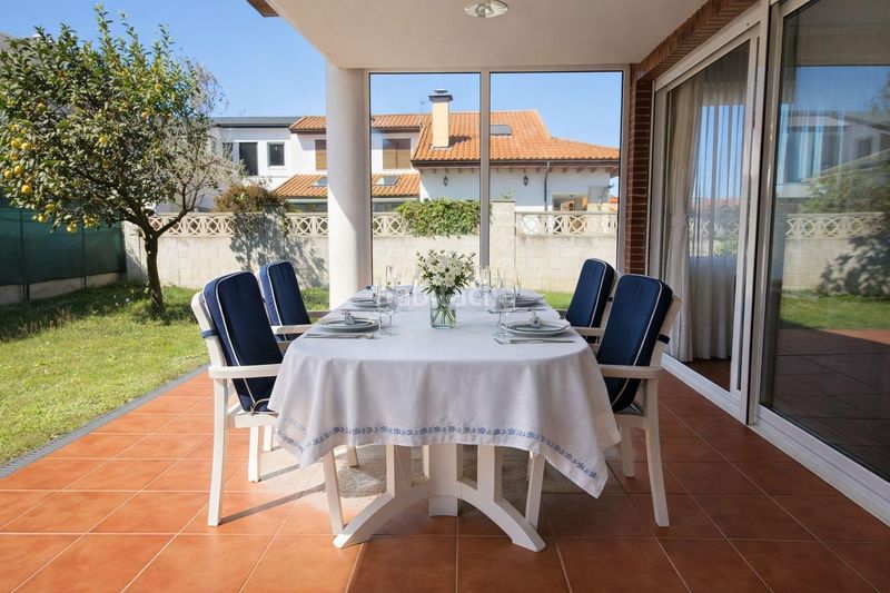 Foto 3eaa74a9-9ff4-4cb7-add4-0f839218c31c. Casa aparellada amb aparcament a Suances