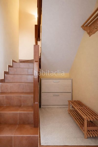 Foto cfacb573-2f48-4452-818c-3ea6a3d37791. Casa aparellada amb aparcament a Suances