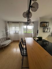 Casa a schiera in Polanco. Chalet adosado con espacios abiertos listo para entrar a vivir