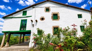 Bauernhof  Barrio villasuso 70. Gran casa tradicional cántabra de piedra con parcela urbana