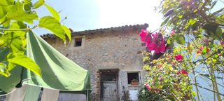 Maison à Pueblo. Casa con jardín y gran potencial de ampliación.