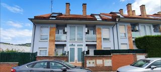 Duplex in Santillana del Mar. Dúplex luminoso y acogedor con plaza de garaje y piscina en vive
