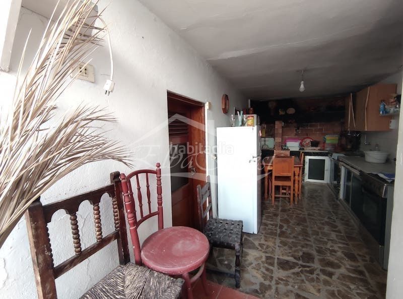 Foto 0983aca8-ca85-4a4a-adcb-cb47c0f60329. Edifici a Alcalá Guía de Isora