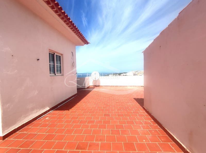 Foto 446a6c6b-8df1-44ff-8b94-9ac6636a6000. Edifici a Alcalá Guía de Isora