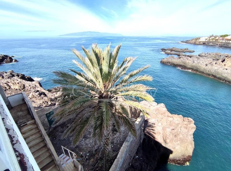 Foto 95a4cc6d-81b5-4bb5-b3bd-0d23e090cf4a. Edifici a Alcalá Guía de Isora