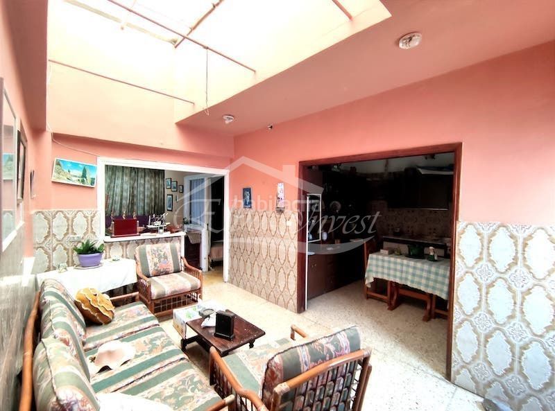 Foto d66eba04-2fdd-4a2a-b1b8-c0db6eaf0014. Edifici a Alcalá Guía de Isora