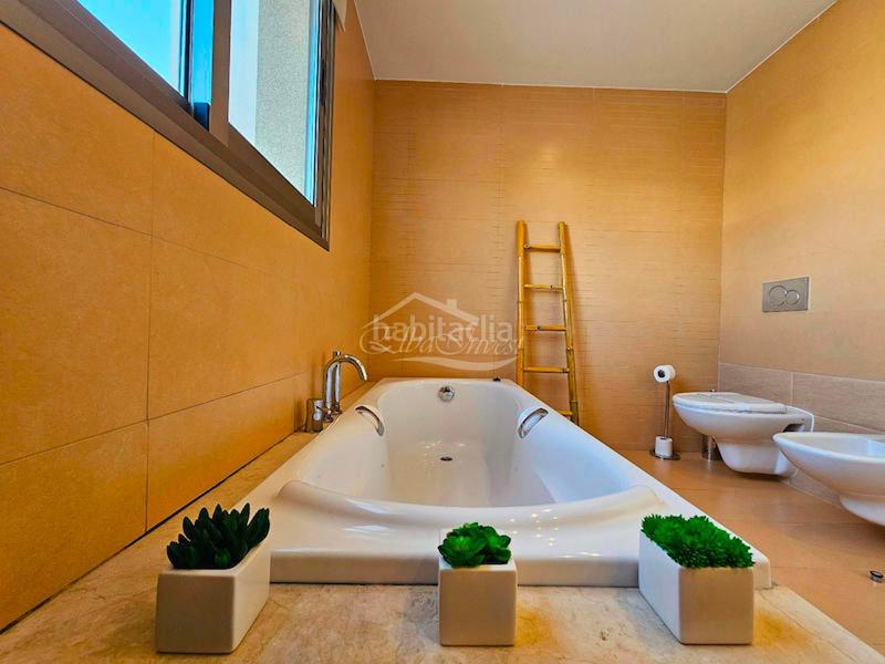 Foto 123ac909-0927-45b4-96f4-7276bdd4a79e. Semi detached house with parking pool in La Caleta Adeje