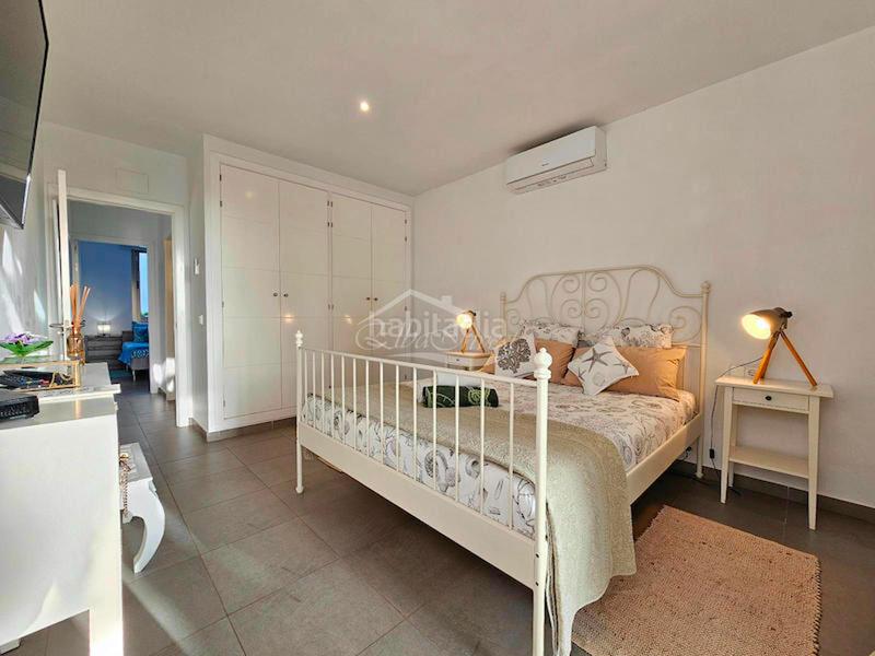 Foto 1cae01eb-9ebf-4966-bfbd-0e510c32da3e. Semi detached house with parking pool in La Caleta Adeje