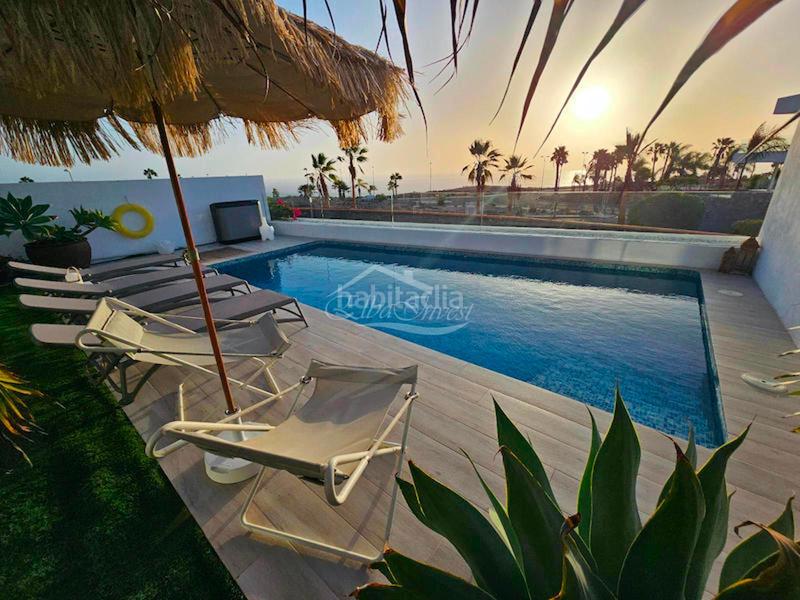 Foto 237bbb88-7b69-4a5b-9534-bc8f0336786e. Semi detached house with parking pool in La Caleta Adeje