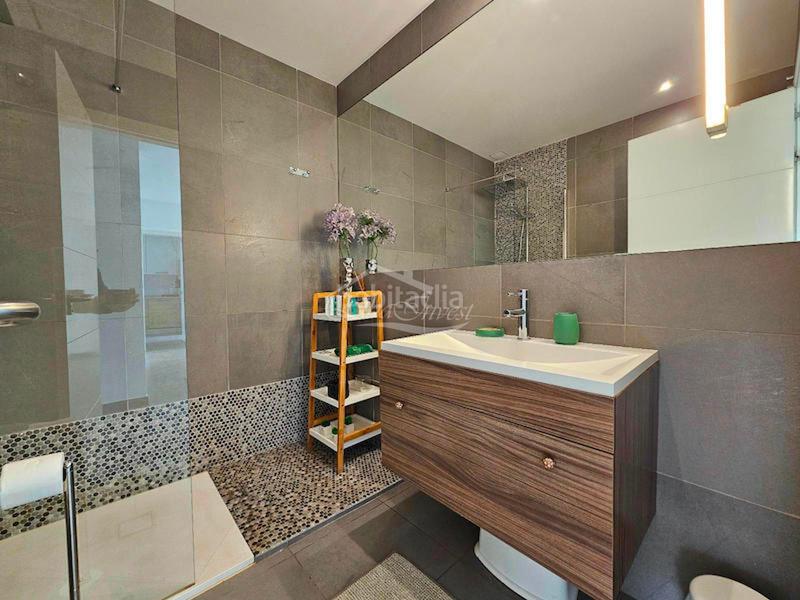 Foto 33814bb8-2ccd-4e71-b50f-2f5b2e52945a. Semi detached house with parking pool in La Caleta Adeje