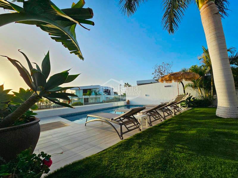 Foto 57a2c2aa-7e7b-4657-b9bf-170bdc053bcd. Semi detached house with parking pool in La Caleta Adeje