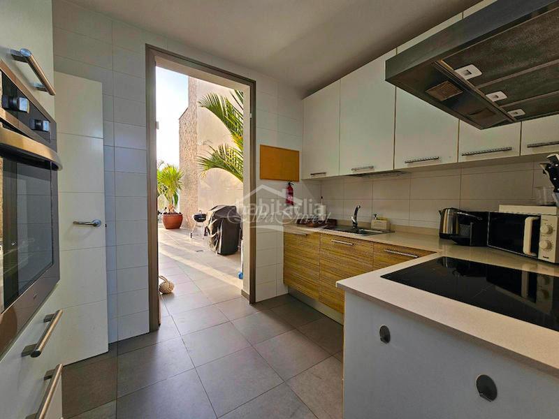 Foto 83a10dd9-1d5f-41e7-bd22-548a760cb85a. Semi detached house with parking pool in La Caleta Adeje