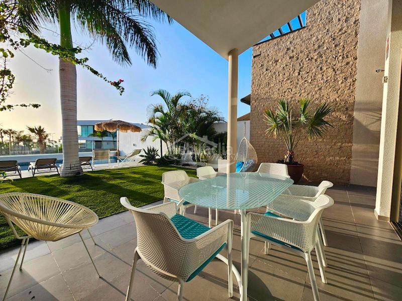 Foto 89047f8f-ab9a-4334-b6ec-245dea256ccf. Semi detached house with parking pool in La Caleta Adeje