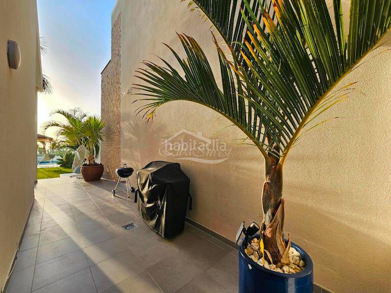 Foto d00d6f72-5070-491d-ba2a-aab54db04163. Semi detached house with parking pool in La Caleta Adeje